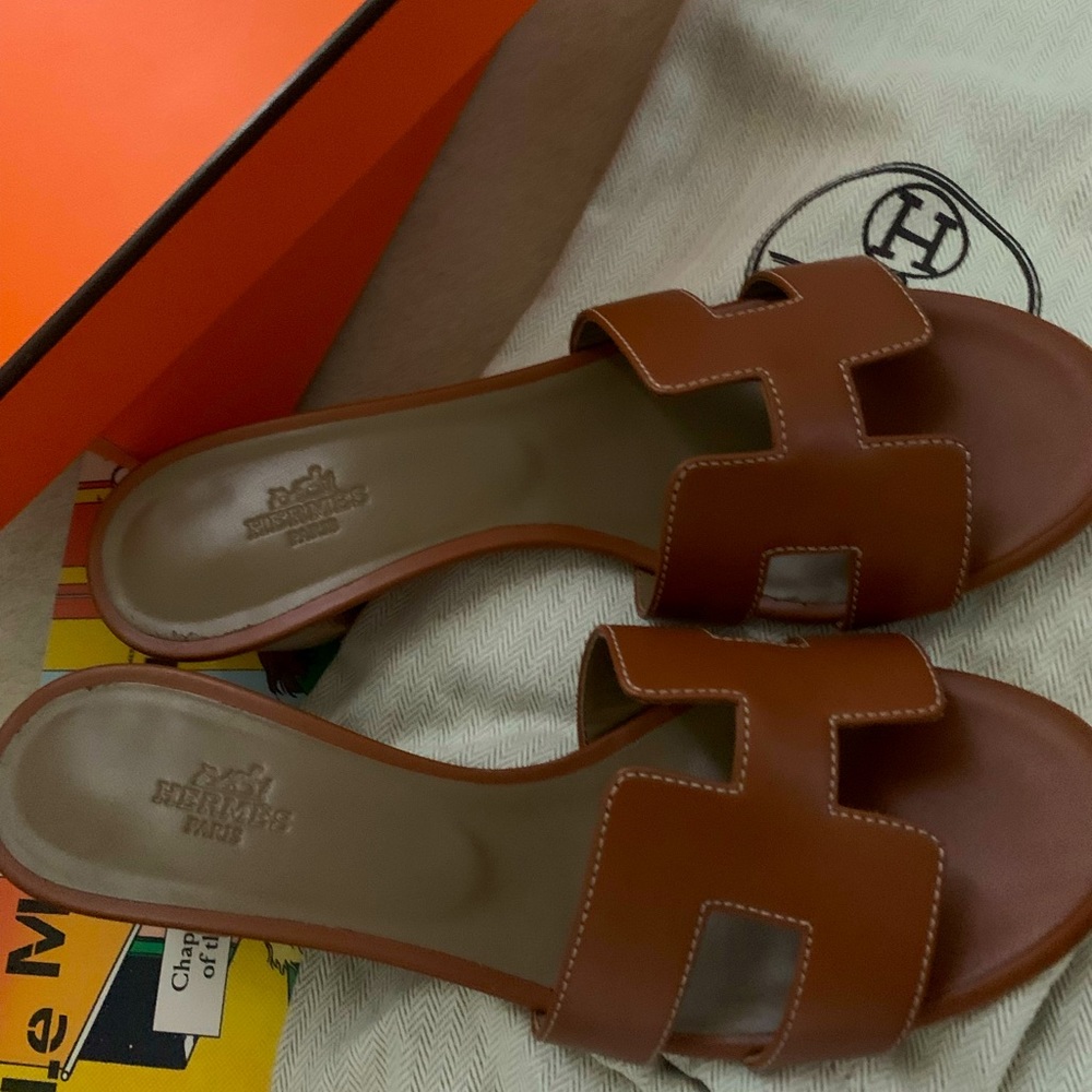 Authentic Hermes Oasis sandal